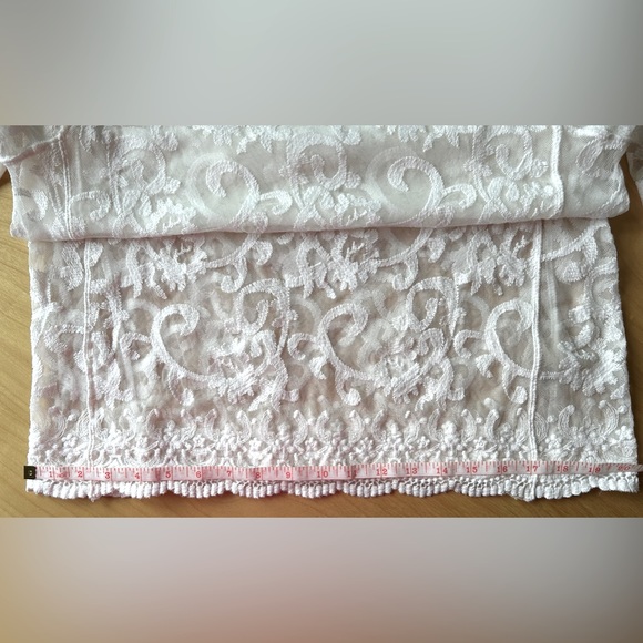 CAPRI Lace Top- Sz S - Picture 7 of 10